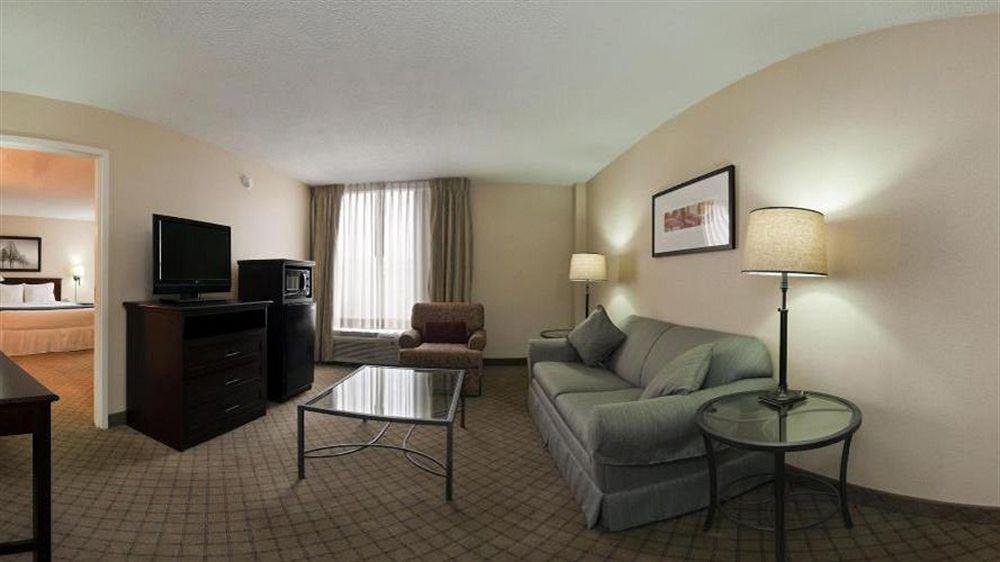 Hotel Express Nashville-downtown - Broadway By Ihg 3*