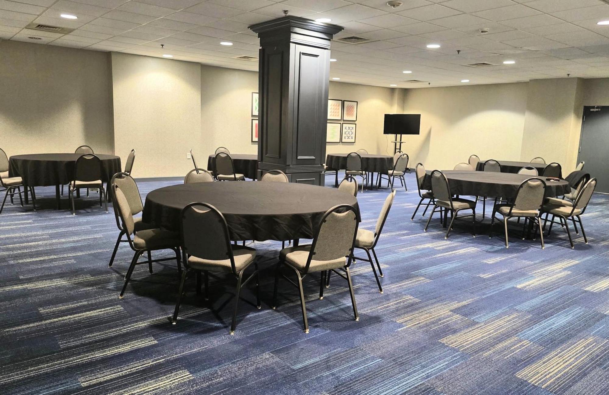 Express Nashville-downtown - Broadway By Ihg Hotel 3*